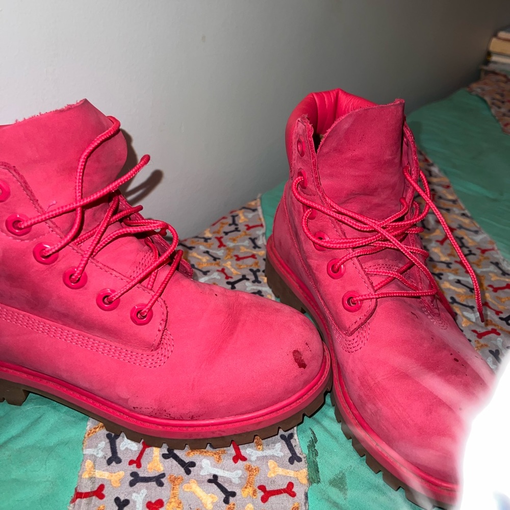 Suede hot pink timberlands